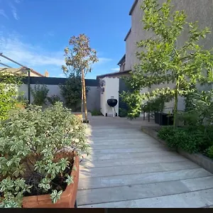 La Camarguaise 11bis Rue Du Jeu De Mail De Giraud Appartement